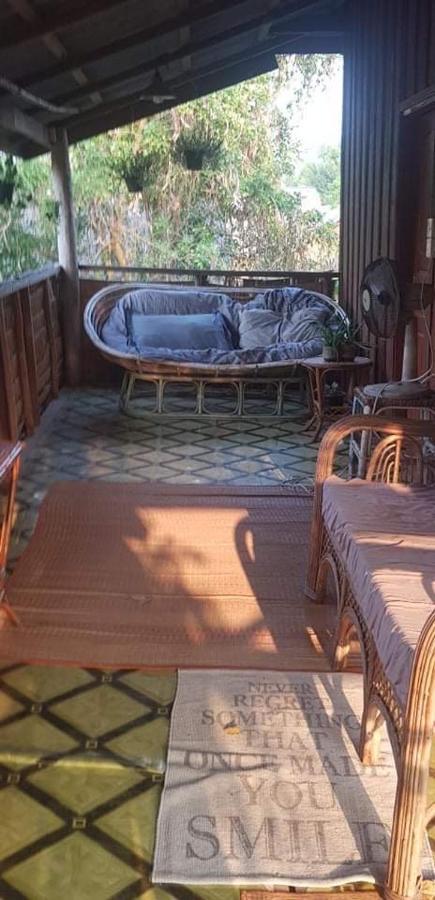Retro Kampot Guesthouse Екстер'єр фото