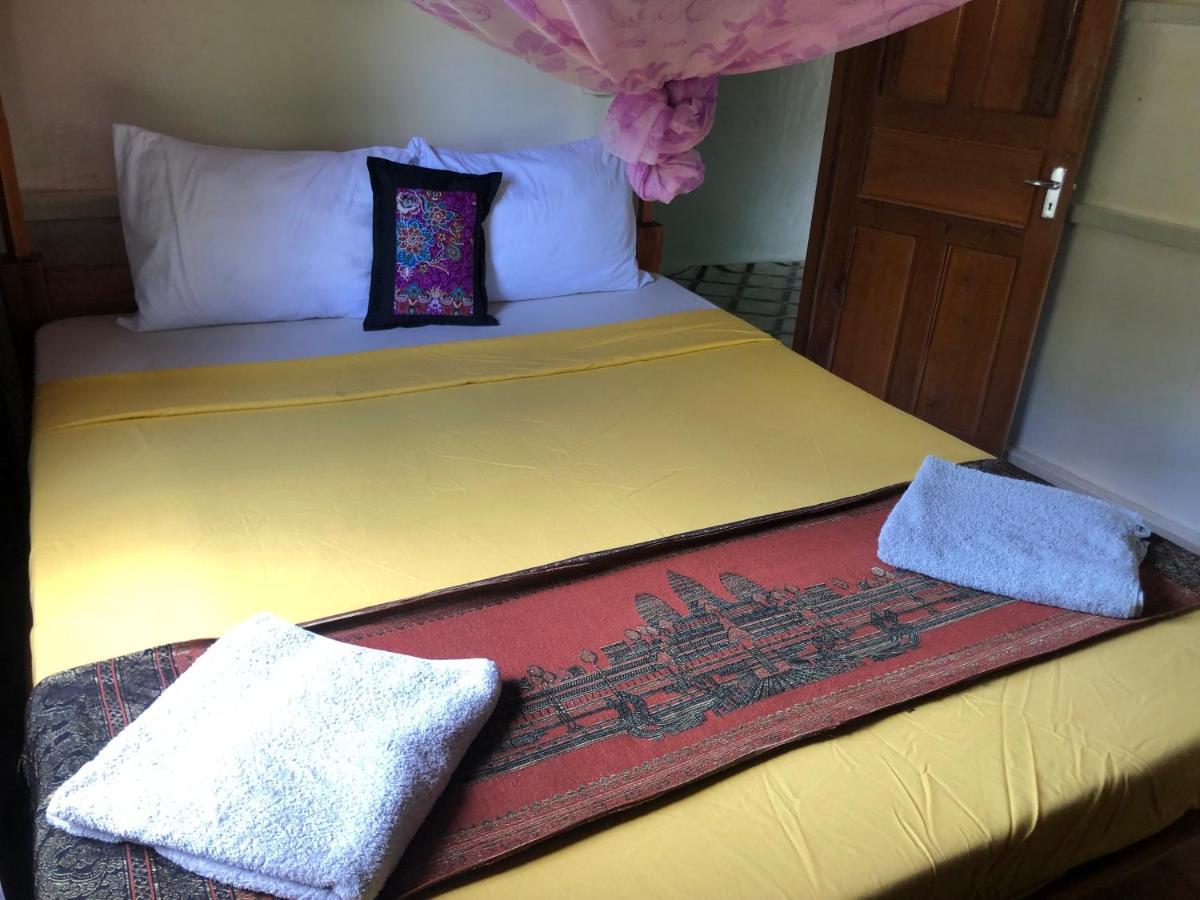 Retro Kampot Guesthouse Екстер'єр фото