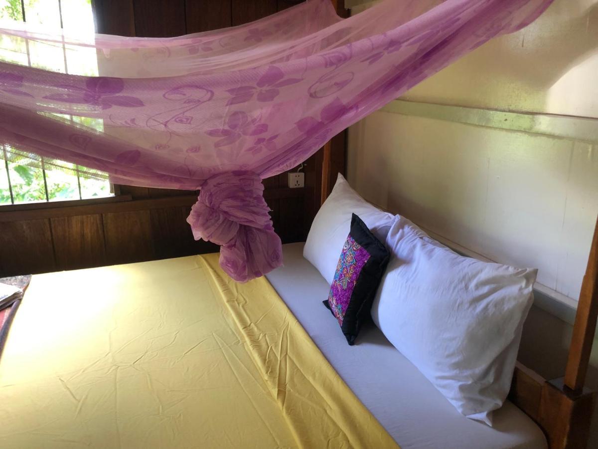 Retro Kampot Guesthouse Екстер'єр фото