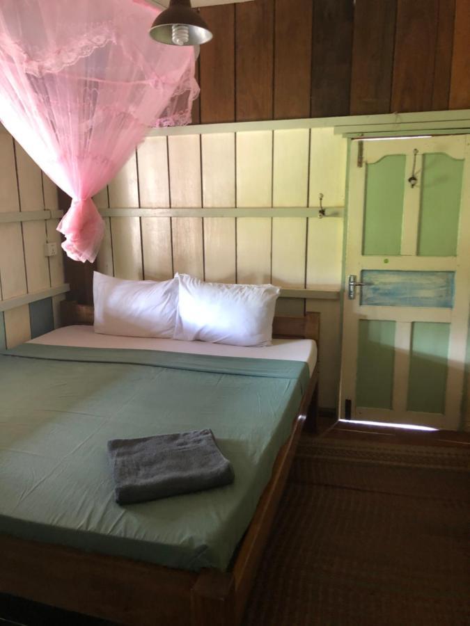 Retro Kampot Guesthouse Екстер'єр фото